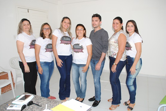 Profissionais do CREAS se reúnem para definir a Campanha do 18 Maio em Caraúbas
