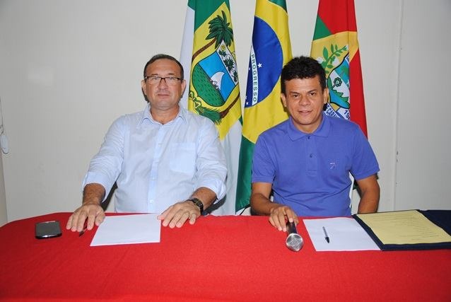 Prefeito Juninho Alves reúne sociedade e autoridades constituídas para debater segurança em Caraúbas