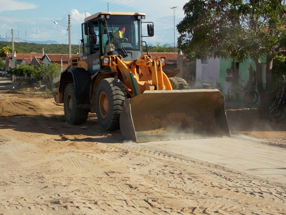 Secretaria de Obras realiza serviços de tapa buracos no Alto São Severino