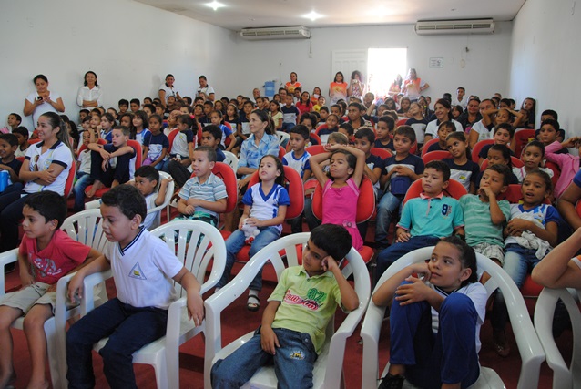 Escolas participam de oficinas dentro da Programação da Campanha “Faça Bonito”, em Caraúbas