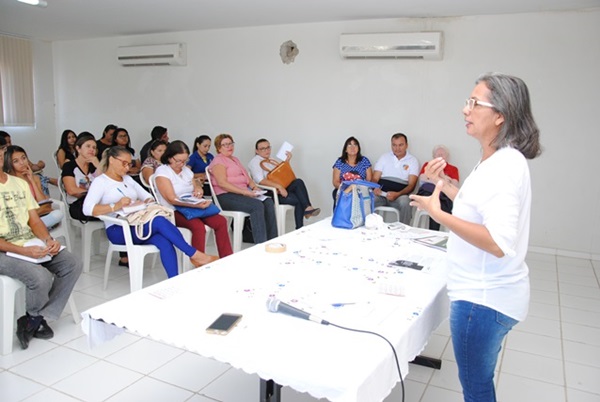 Secretaria de Educação reativa COM-VIDAS em escolas para trabalhar a XII SEMMEIA em Caraúbas