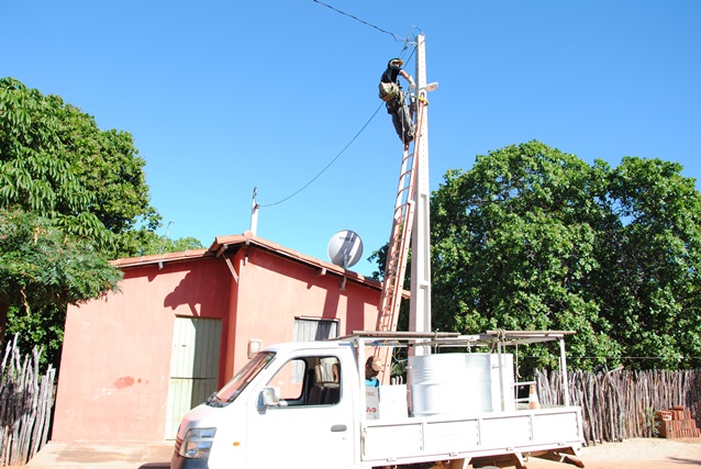 Comunidade de Miranda recebe reparo na iluminação pública durante ações da “Prefeitura Aqui”
