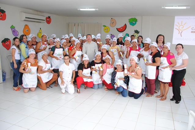 Prefeitura de Caraúbas realiza capacitação para merendeiras das escolas da rede municipal de ensino