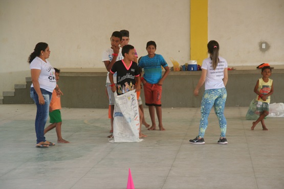 Crianças participam de recreação através do Serviço de Convivência e Fortalecimento de Vínculos do CRAS Leandro Bezerra em Caraúbas