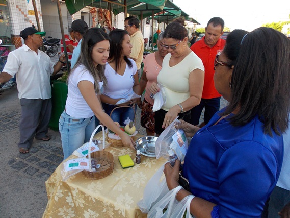 Vigilância Sanitária realiza blitz educativa em feira-livre de Caraúbas