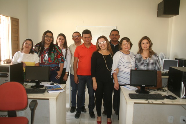Prefeito Juninho Alves recepciona representantes do IFRN no Pólo UAB Sertão das Caraubeiras