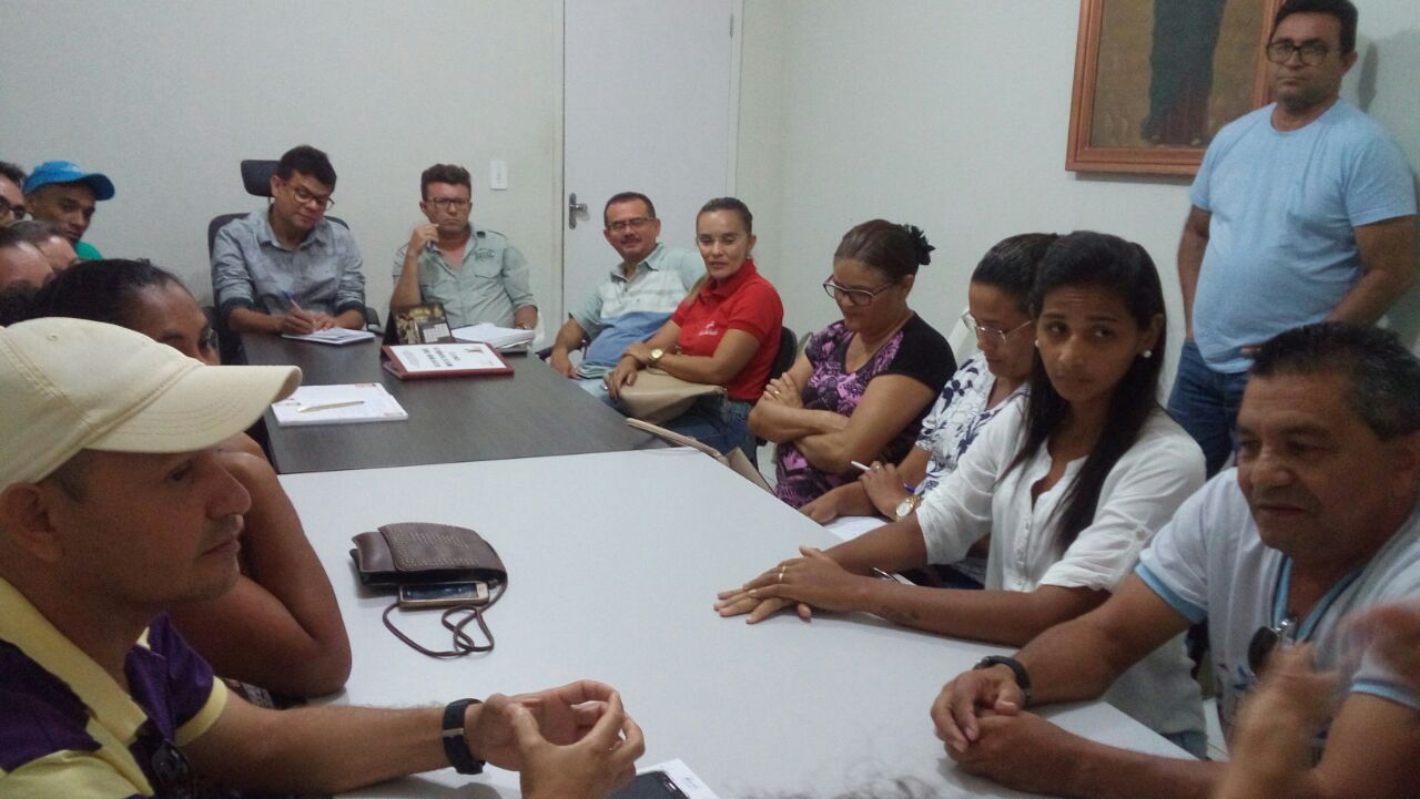 Prefeito Juninho Alves se reúne com diretores e traça radiografia das escolas municipais