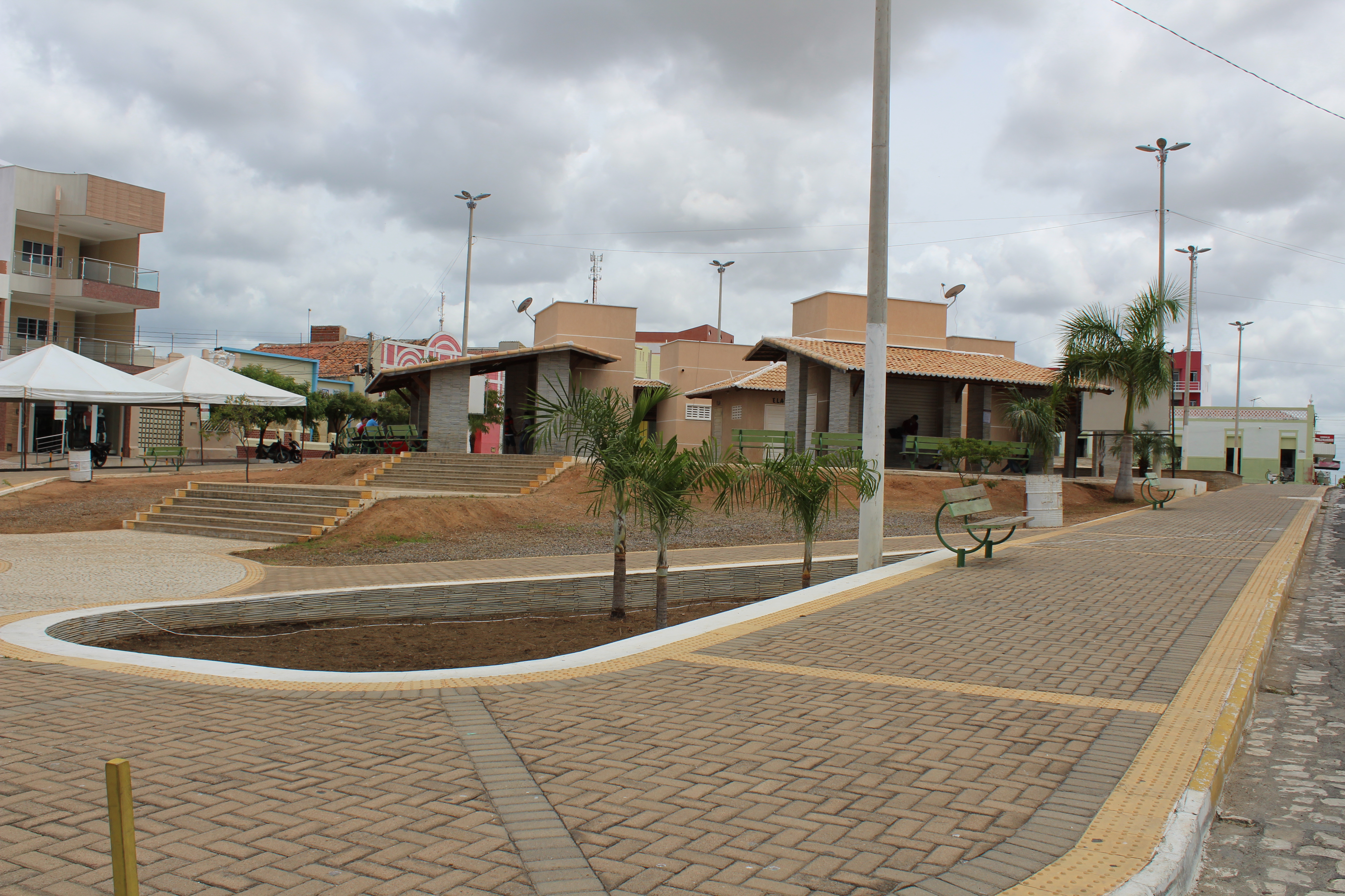 Prefeitura de Caraúbas abre processo licitatório para ocupação de estabelecimentos comerciais e quiosques em praças públicas