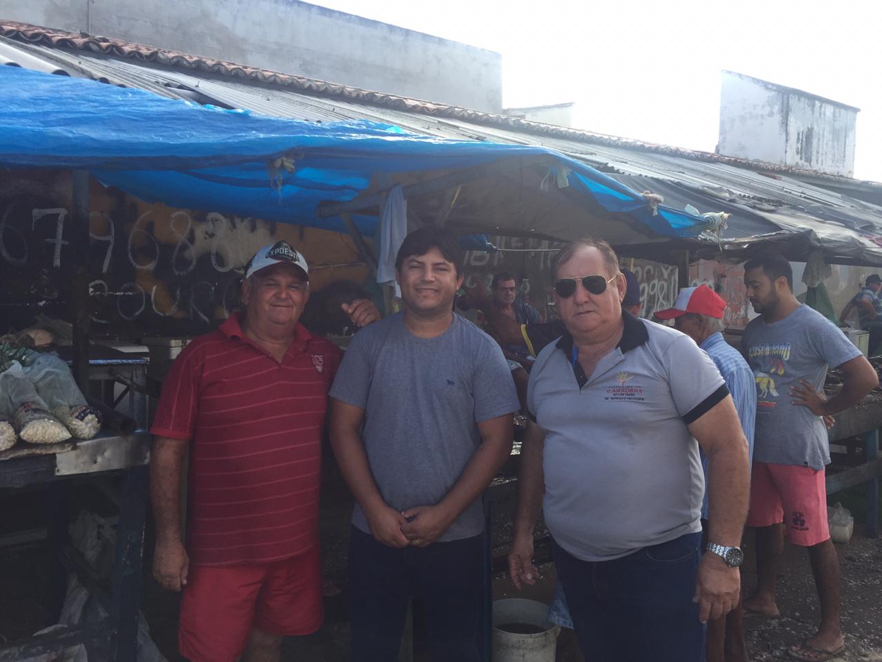 Equipe da Prefeitura de Caraúbas visita Mercado do Peixe e fiscaliza movimentação na Semana Santa