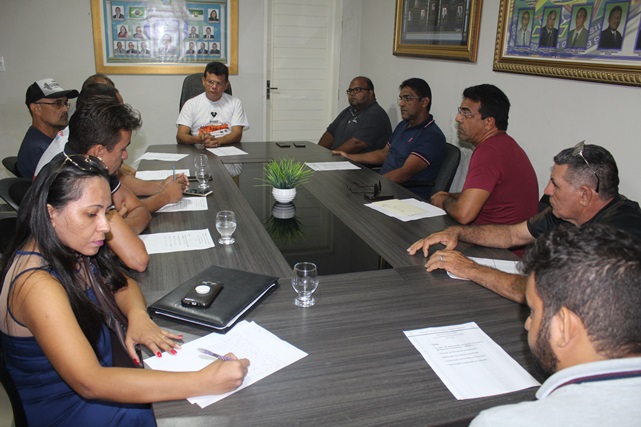 Prefeito Juninho Alves se reúne com esportistas para discutir iniciativas na área de esporte