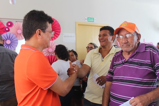 Prefeitura de Caraúbas realiza mutirão oftalmológico e entrega de óculos a população