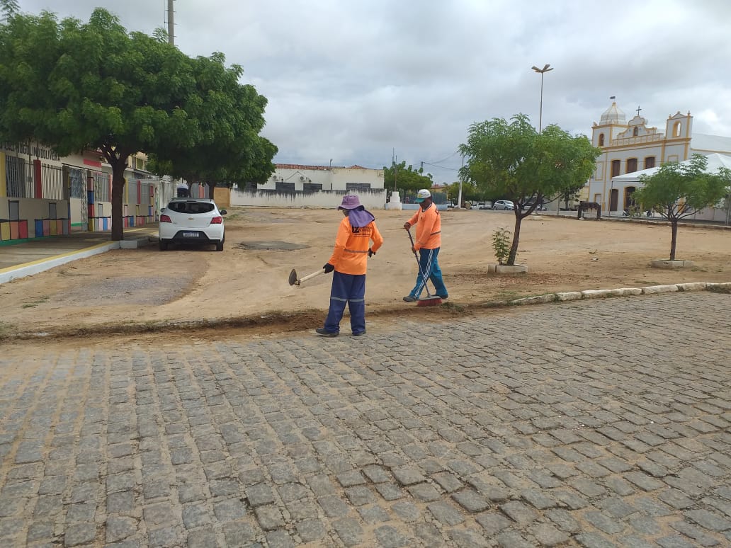 Prefeitura de Caraúbas realiza mutirão de limpeza para início da Festa de São Sebastião 2020