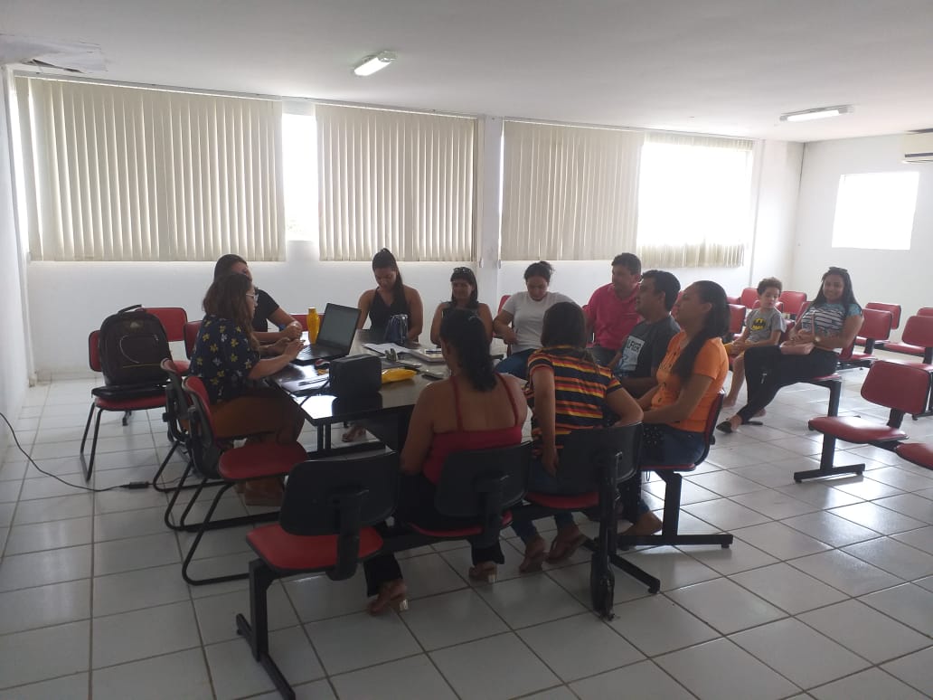 Assistência Social de Caraúbas realiza planejamento do programa Criança Feliz