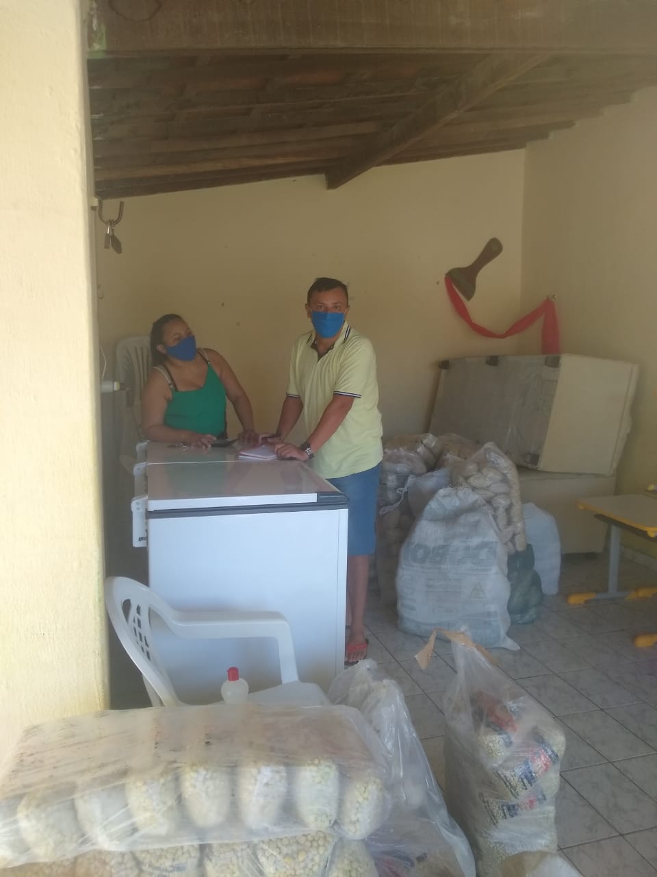 Secretaria da Assistência Social de Caraúbas faz entrega de alimentos da Doação Simultânea da Conab
