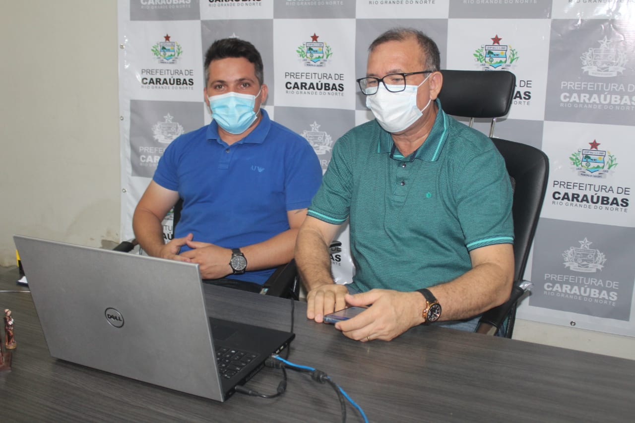 Prefeitura de Caraúbas participa de reunião com a governadora para definir calendário de vacinação contra Covid-19