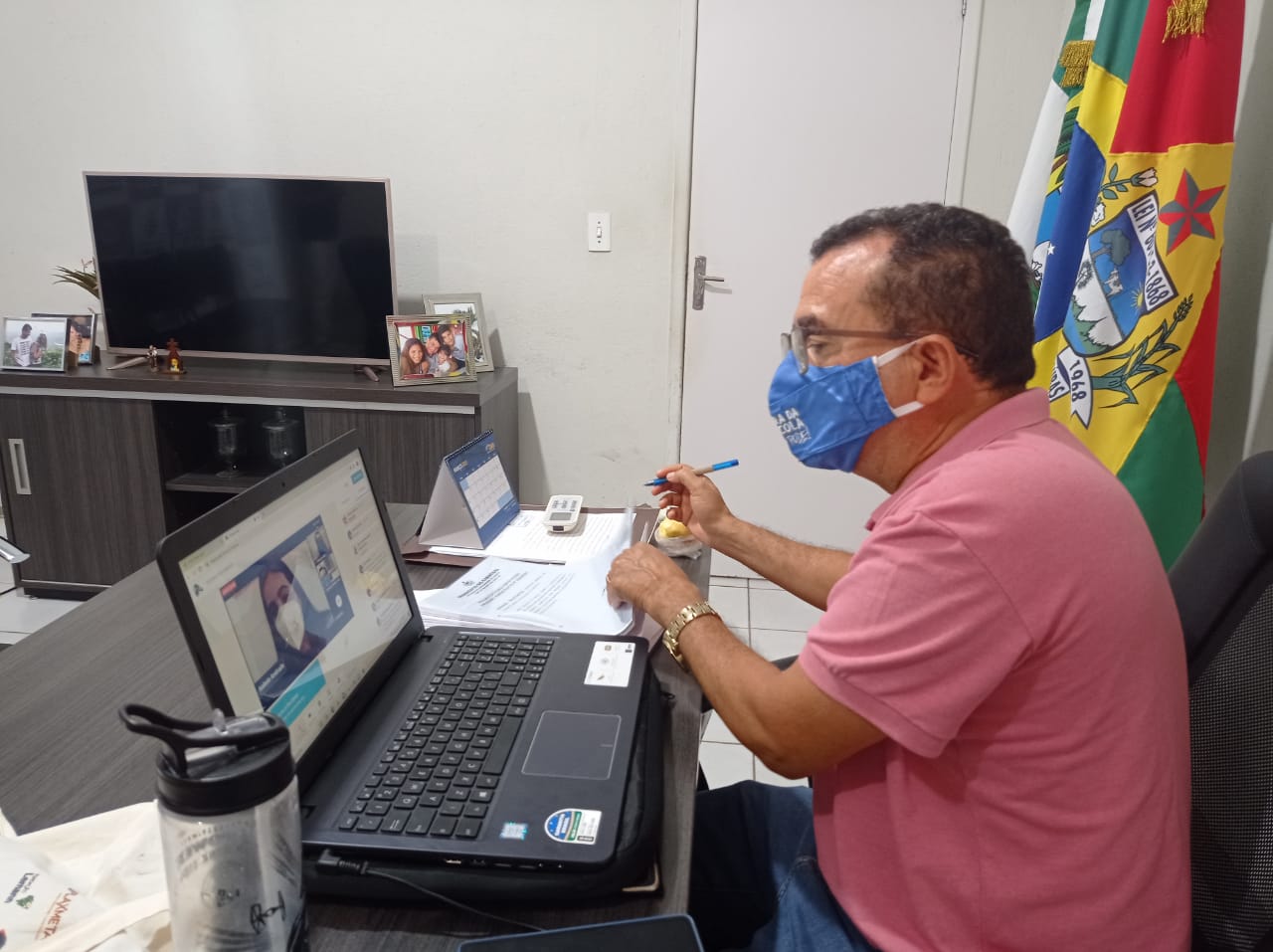 Secretaria da Educação de Caraúbas realiza videoconferência para debater os desafios dos profissionais em tempos de Covid-19