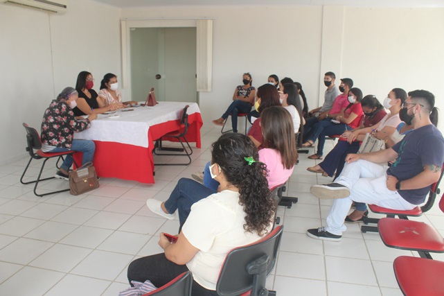 Secretaria de Assistência Social planeja ações natalinas para usuários dos programas socioassistenciais em Caraúbas