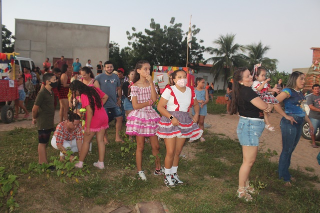 Escola Acaci Viana na comunidade de Mariana realiza mais uma edição do “Arraiá Lá de Nóis”