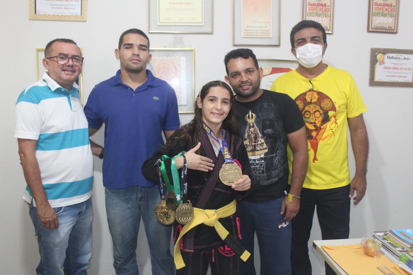 Adolescente caraubense é destaque no jiu-jitsu com apoio da Prefeitura de Caraúbas