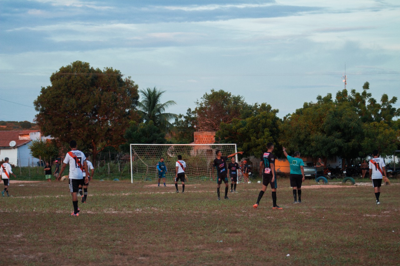 Prefeitura de Caraúbas realiza primeira Copa Mariana de Futebol na região da várzea