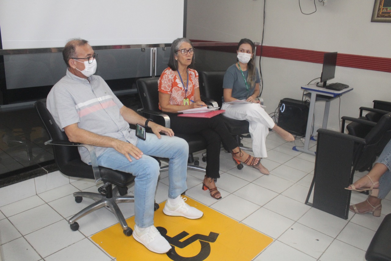 Secretaria de Saúde se reúne com a Sesap para alinhar atendimentos na Cadeia Pública de Caraúbas