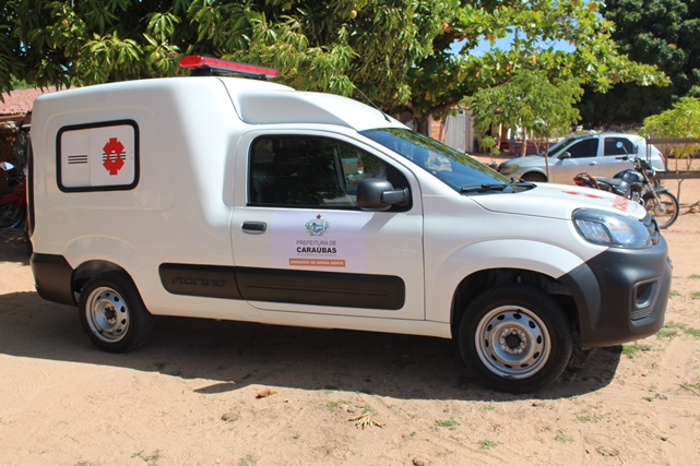 Prefeito Juninho Alves entrega ambulância aos moradores da comunidade da Cachoeira em Caraúbas