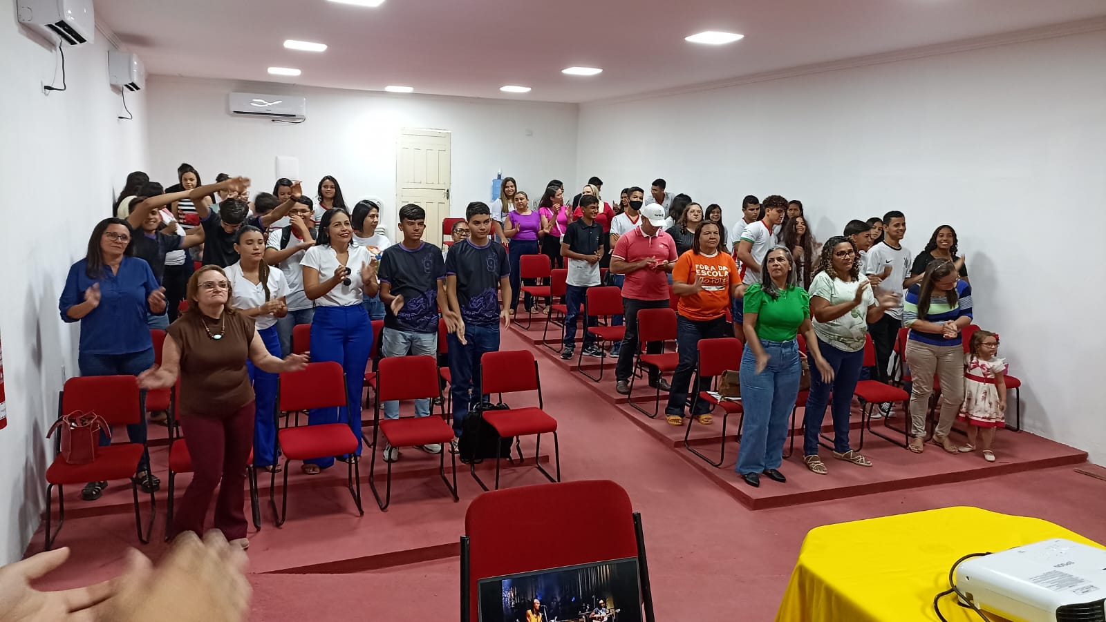 Secretaria de Educação realiza aula inaugural do Projeto “Avance – Caraúbas apoia e você aprova”