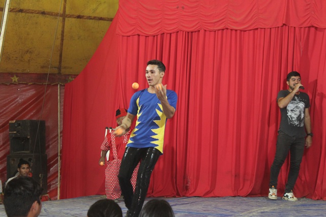 Prefeitura de Caraúbas proporciona espetáculo circense para as crianças da rede municipal de Ensino