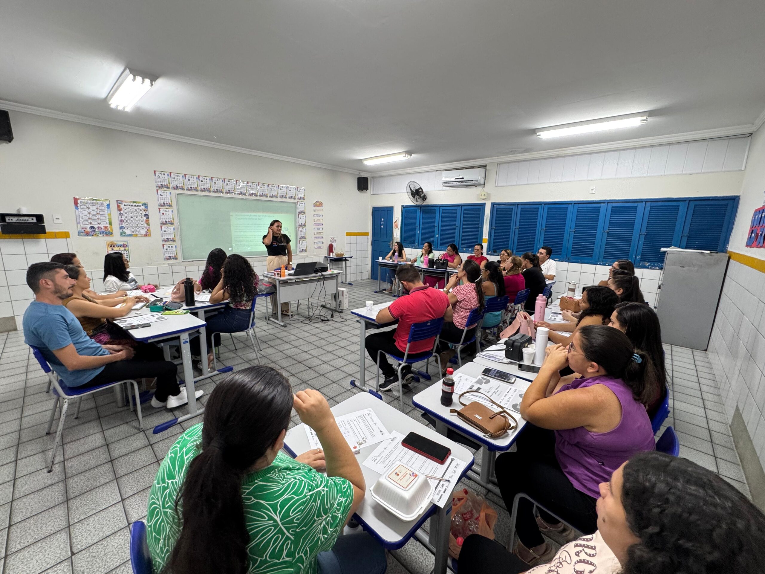 Caraúbas sedia programa de formação continuada para professores alfabetizadores