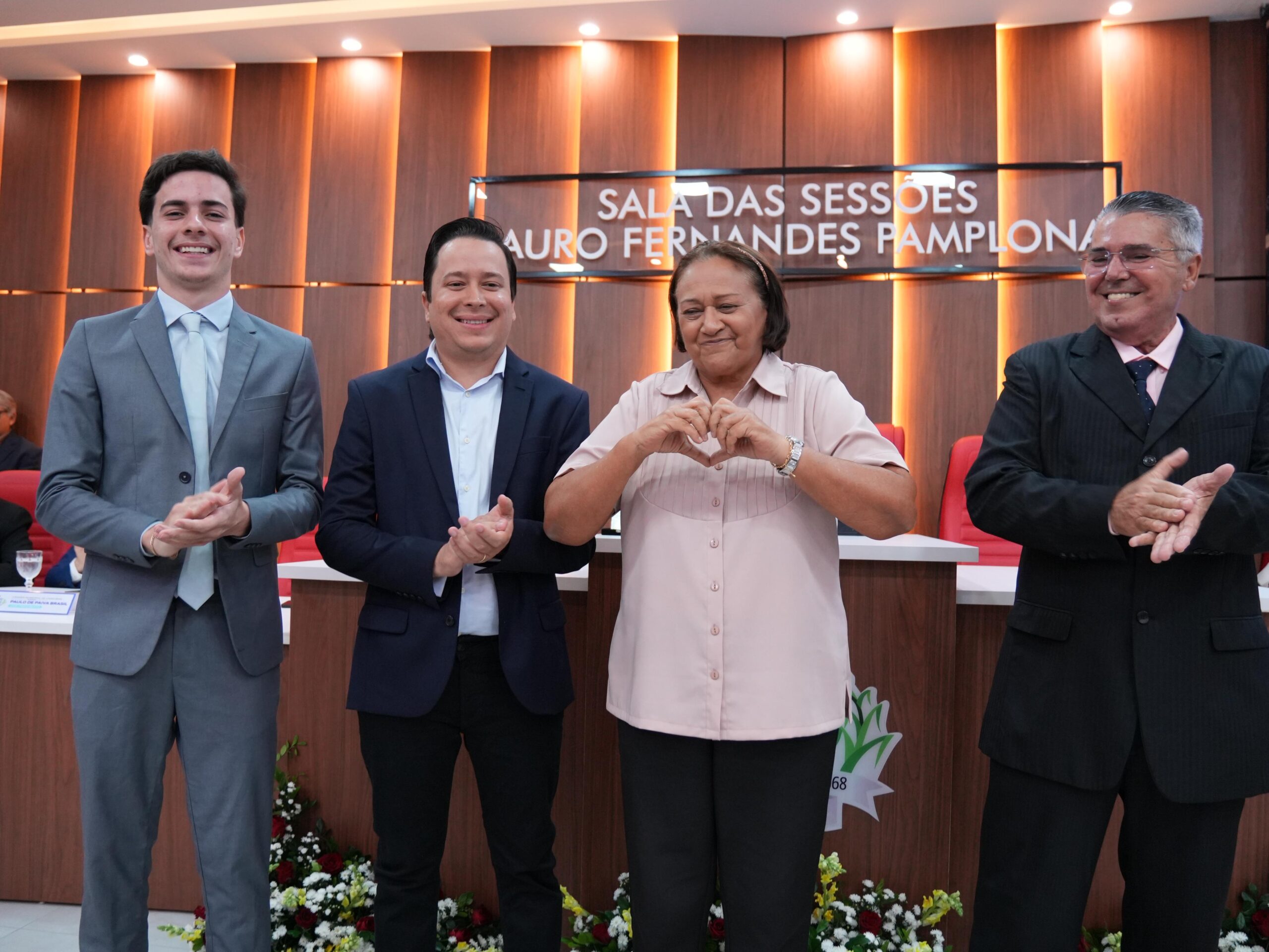 Durante solenidade, Governadora Fátima Bezerra anuncia Base do Samu para o município de Caraúbas.